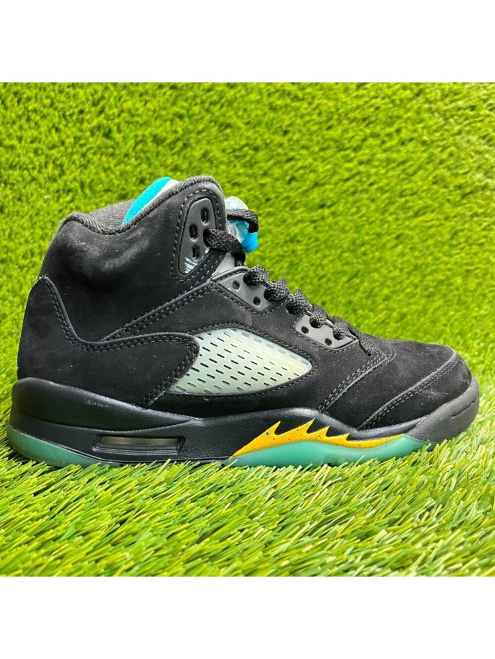Nike Air Jordan 5 Retro Boys Size 4.5Y Black Blue Basketball Shoes Sneakers